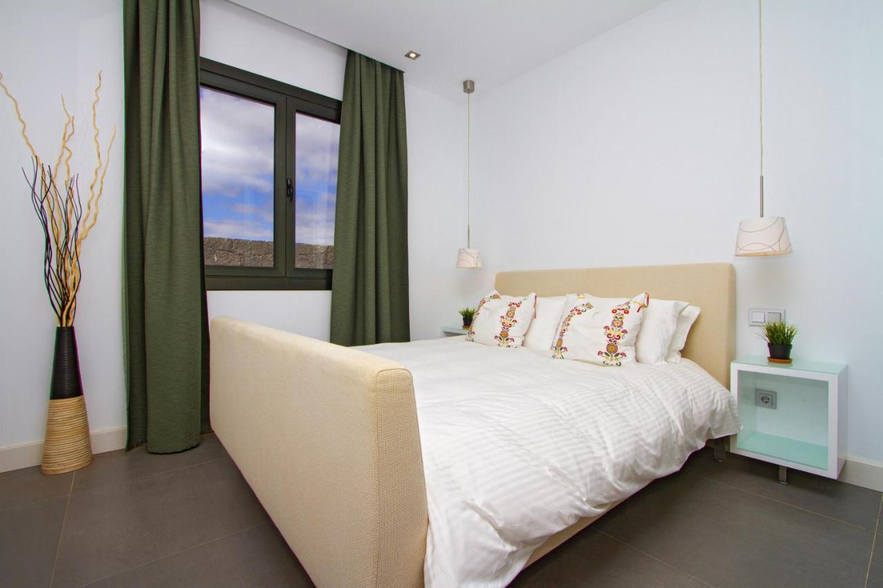 Luxury Los Mojones Villa Short Walk To Old Town Private Heated Pool Villa Los Mojones Angie Puerto Del Carmen Tías Екстериор снимка