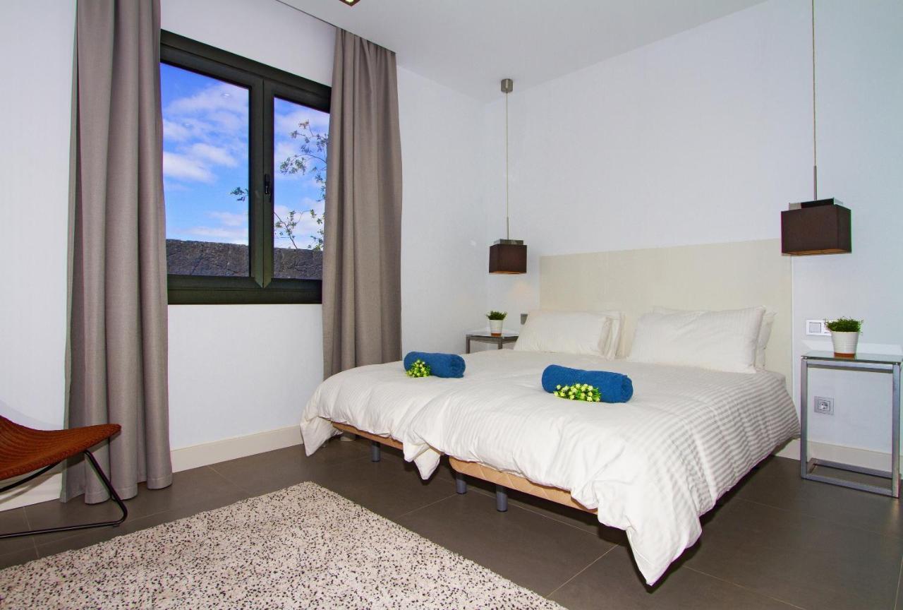 Luxury Los Mojones Villa Short Walk To Old Town Private Heated Pool Villa Los Mojones Angie Puerto Del Carmen Tías Екстериор снимка
